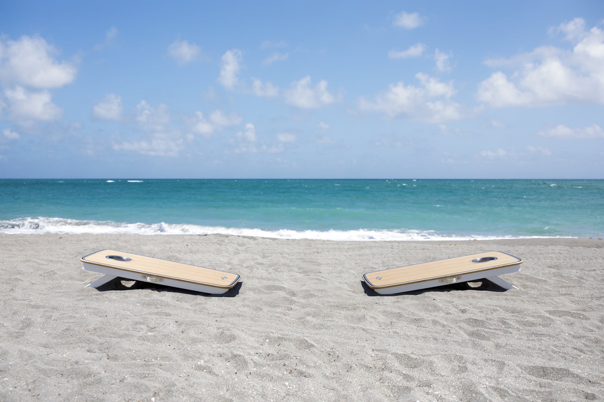 Driftwood Signature Cornhole Set (2 Boards + 8 Bags)